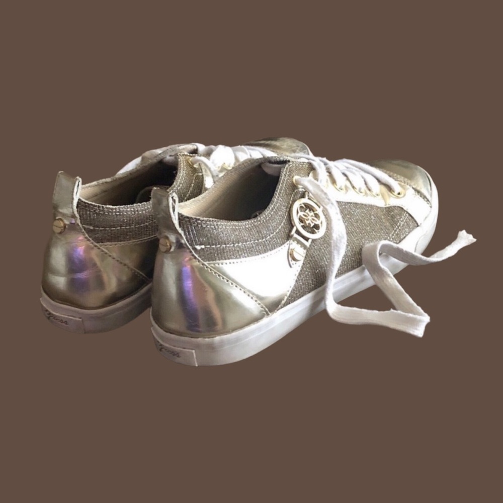 Guess✨ ‘Maadet 2’ Sneakers - Picture 6 of 9